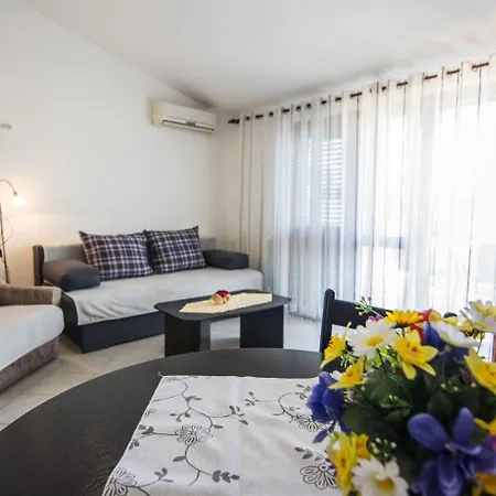Apartament Mare