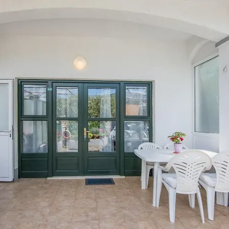 Apartament Mare *